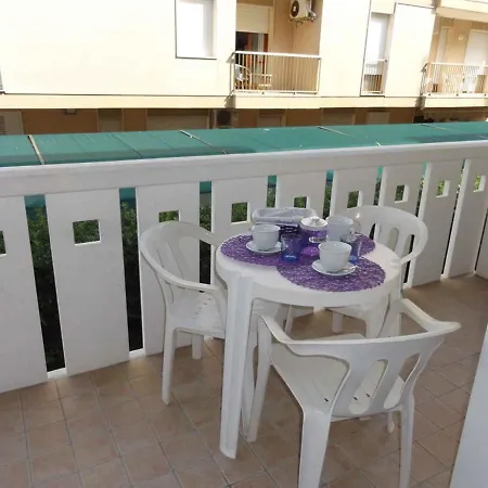 Apartment In 38260 *